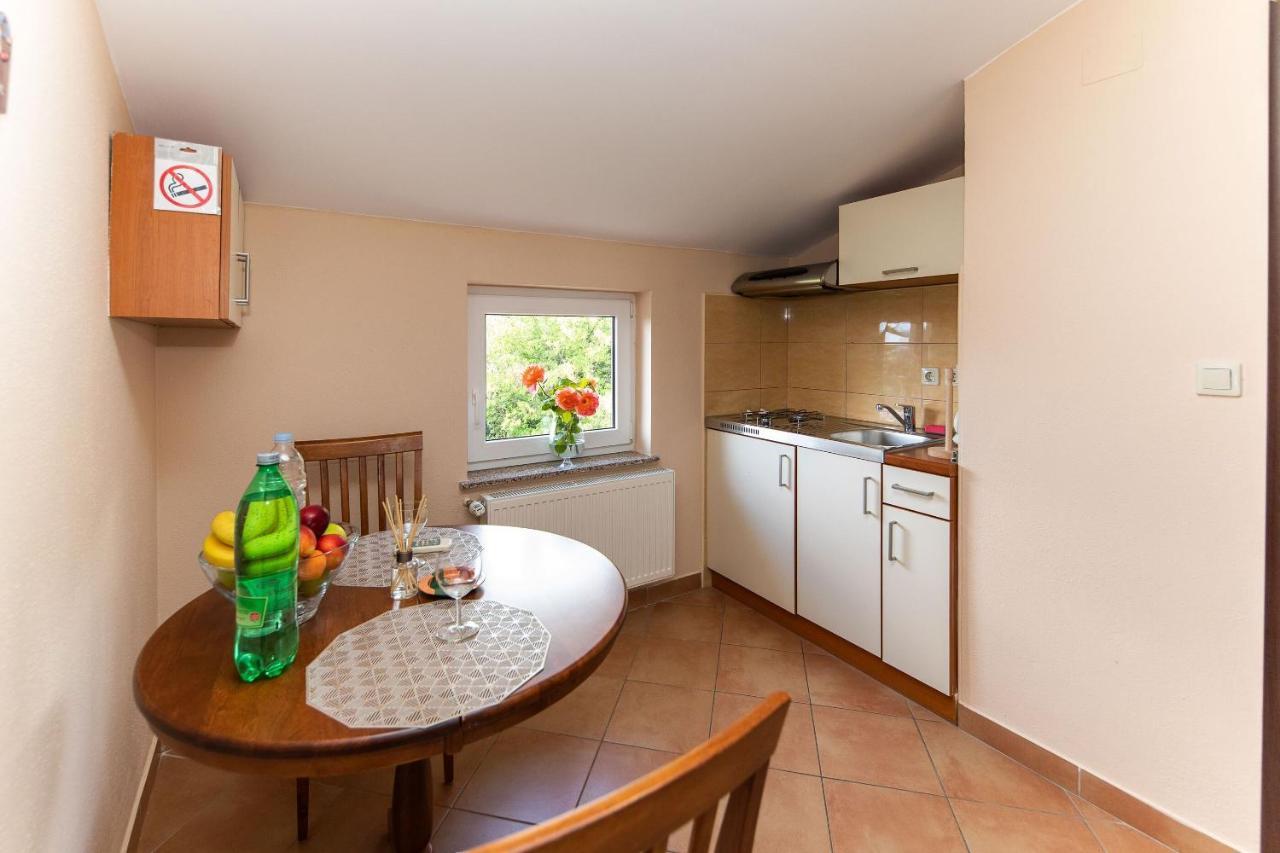 Apartments Artan Crikvenica Bagian luar foto