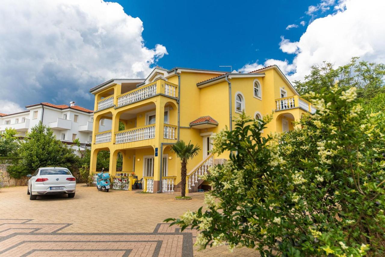 Apartments Artan Crikvenica Bagian luar foto
