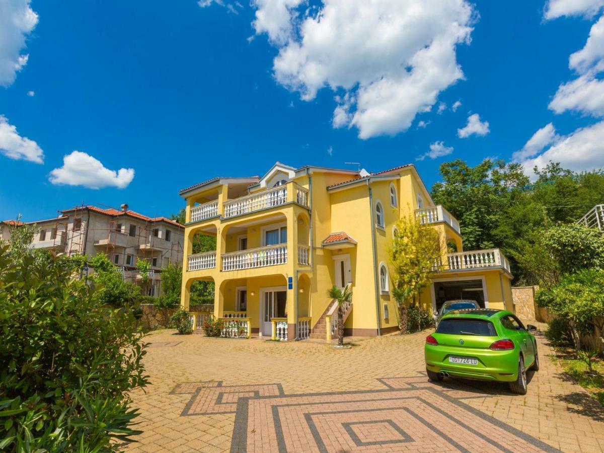 Apartments Artan Crikvenica Bagian luar foto