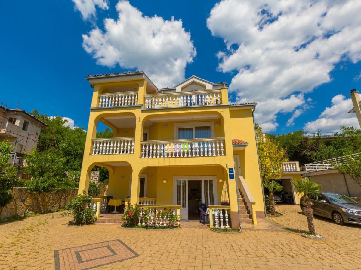 Apartments Artan Crikvenica Bagian luar foto