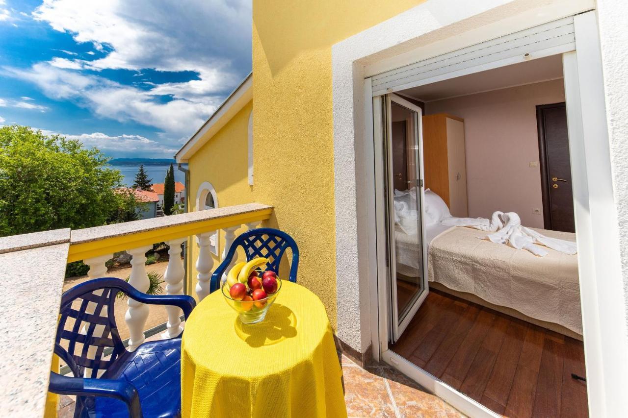 Apartments Artan Crikvenica Bagian luar foto